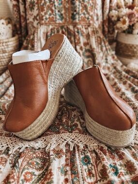 BOUTIQUE BEAST FASHION Brown/Rust  BOHO Espadrille Platform Mule FALL VIBES!